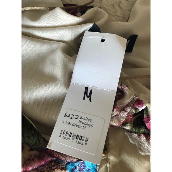 NWT Audrey Brooklyn Floral Velvet Dress - Picture 5 of 6